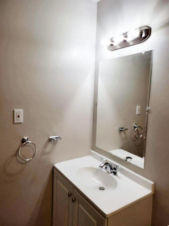 Building Photo - 5405 Hilltop Cir