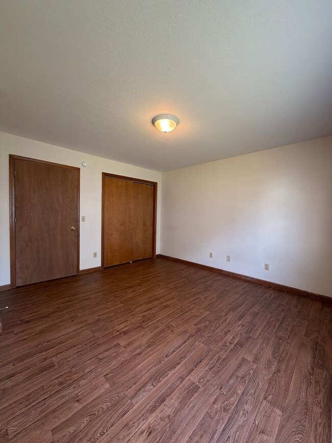 Building Photo - 218 Stonewall Ct