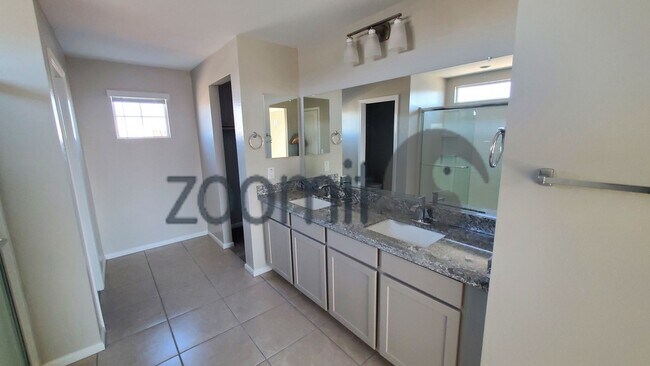 Building Photo - Casa Vista, Beautiful Home!