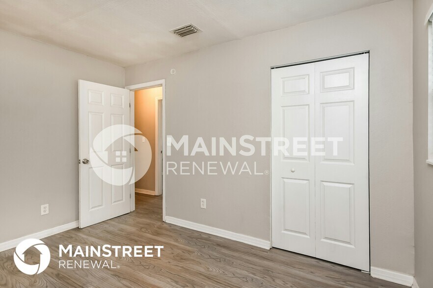 Building Photo - 2409 Straker Ct