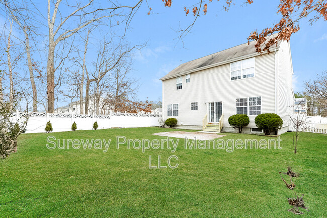 Building Photo - 317 Upas Ave