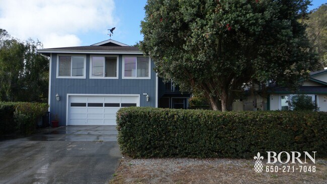 Building Photo - 731 Santiago Ave