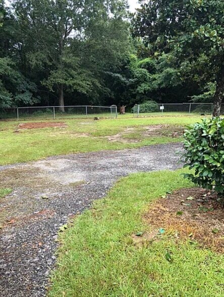 Building Photo - 88 Means Ave