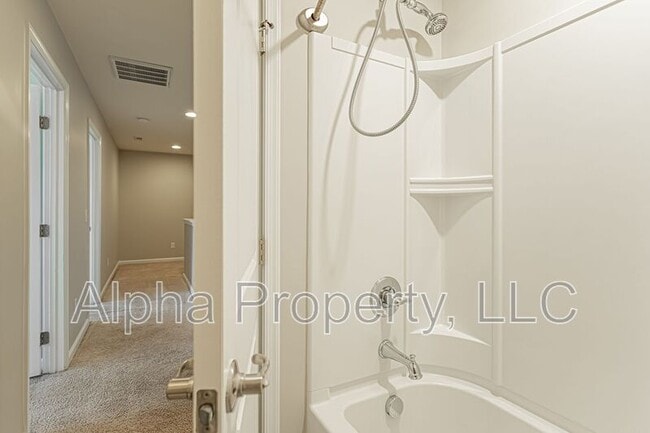 Building Photo - 125 Middleby Way