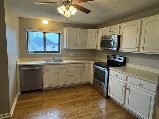 Building Photo - 22 9th St