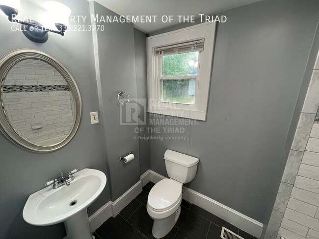 Building Photo - 306 Beech St