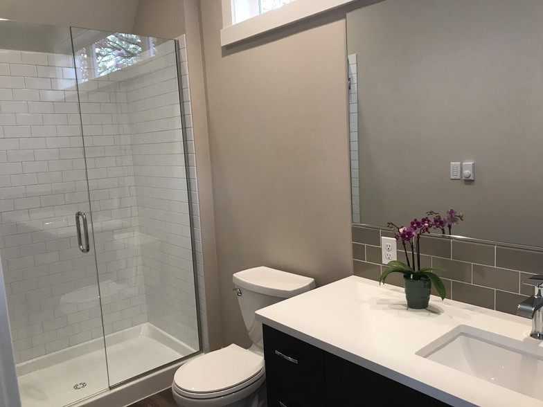 Master Bath - 7040 Alonzo Ave NW