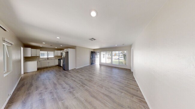 Building Photo - 6252 Mary Ln Dr
