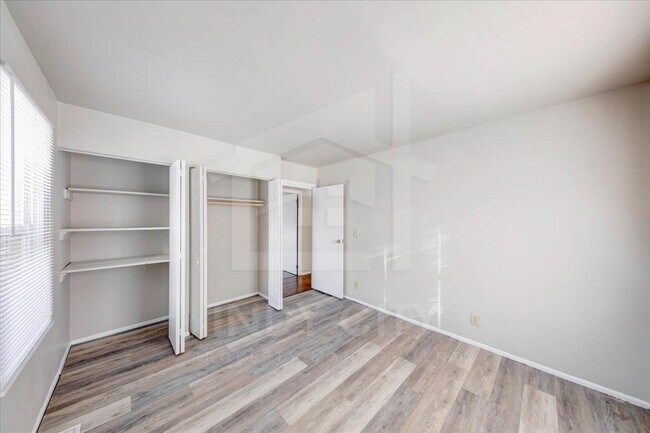 Building Photo - 8432 E 37th Pl