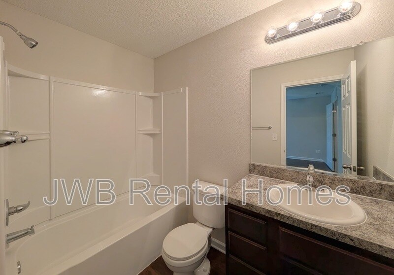 Building Photo - 7147 Alton Ave