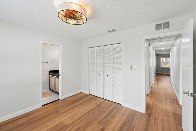 Building Photo - 9605 N Edison Ave