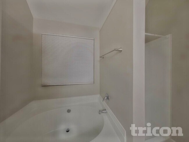 Building Photo - 5506 Linda Vista Ln