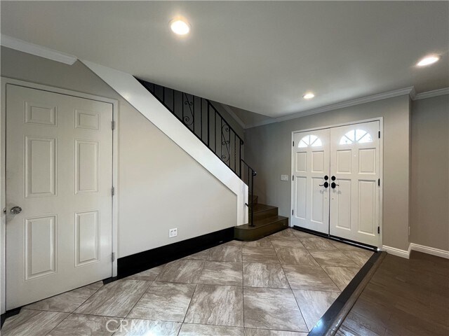 Building Photo - 10436 Amestoy Ave