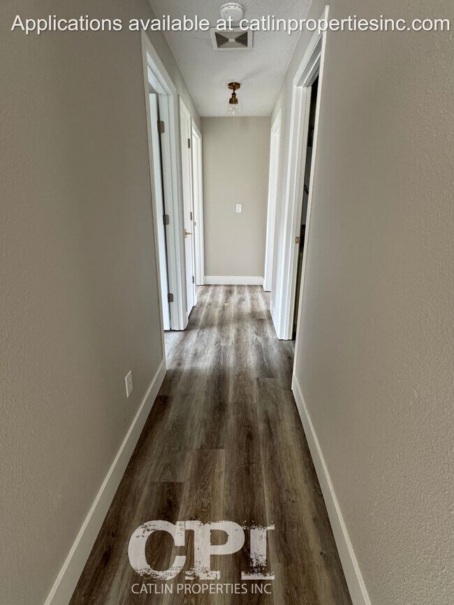 Building Photo - 119 Penny Ln