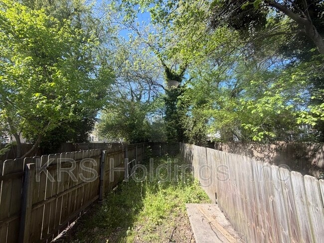 Building Photo - 754 Fremont St