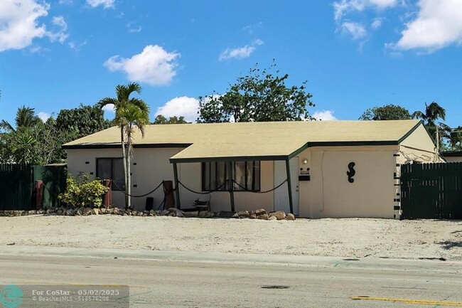 Building Photo - 4932 SW 12th St