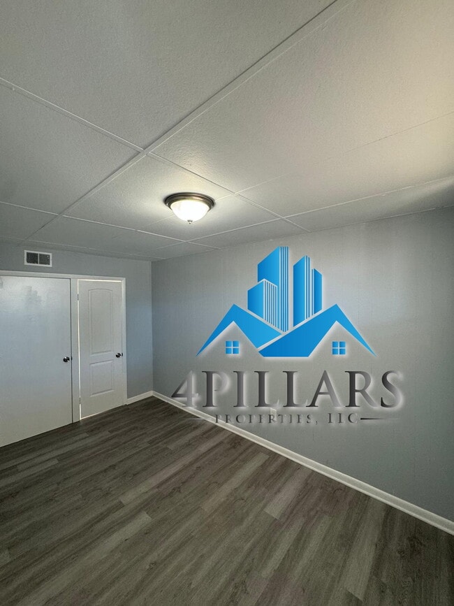Building Photo - 1115 W 150th St