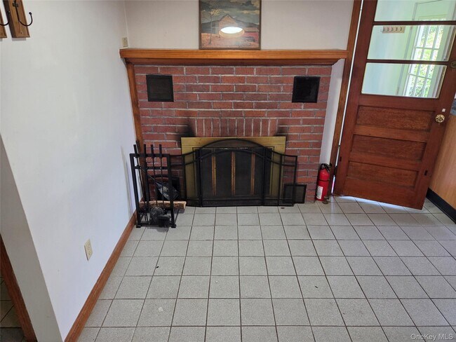 Building Photo - 26 Mearns Ave