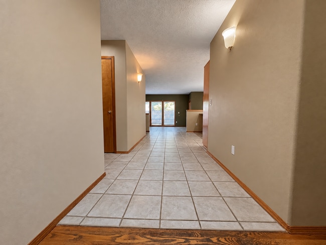 Building Photo - 17027 SW Lynnly Way