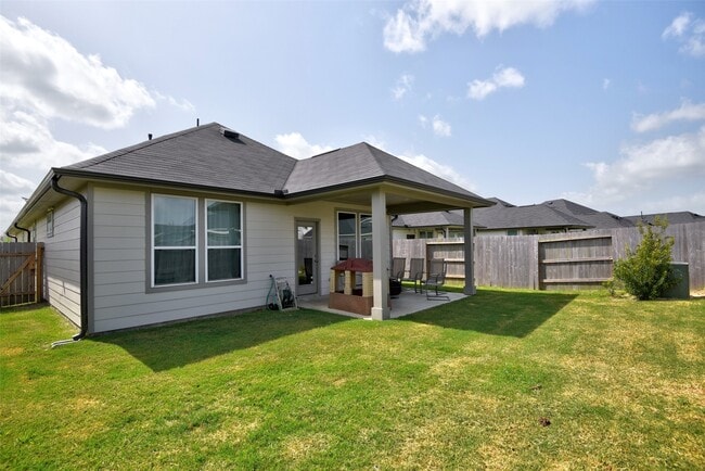 Building Photo - 7215 Clearwater Cv Dr