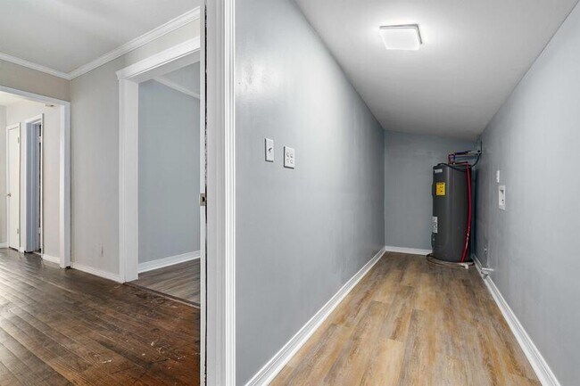 Building Photo - 206 Pinehill Dr