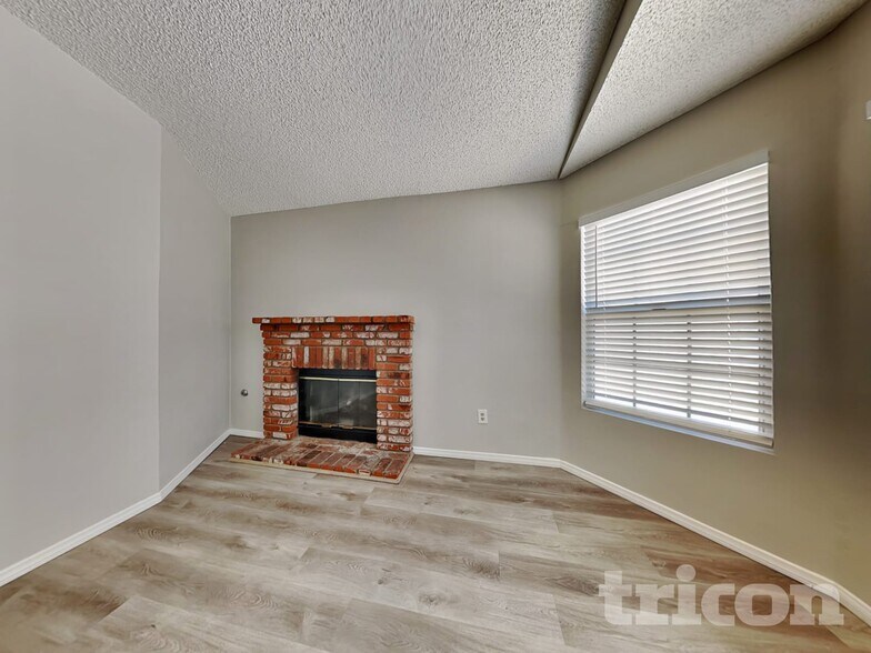 Building Photo - 1517 Camran Ave