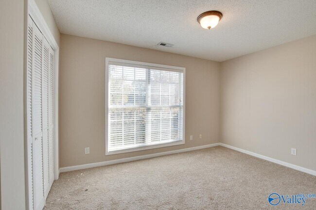 Building Photo - 530 Wade Rd