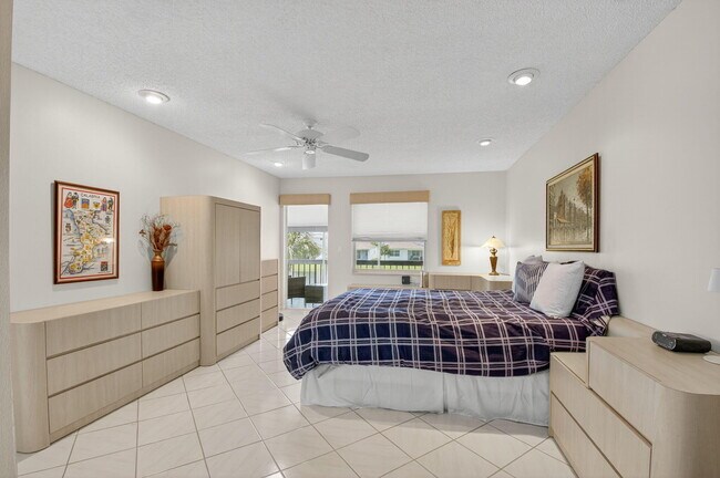 Building Photo - 13769 Date Palm Ct