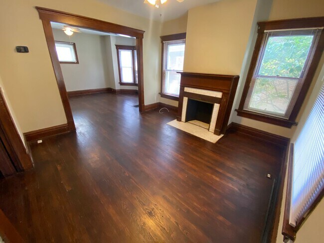 Building Photo - 426 E 15th Ave