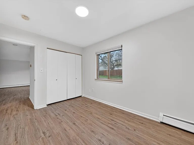 Building Photo - 151 E McHattie St