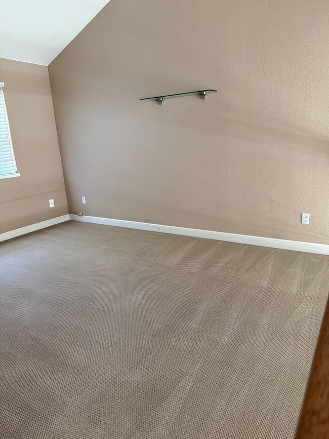 Building Photo - 290 Riverwood Cir