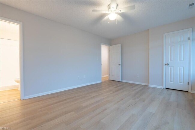 Building Photo - 1567 Sword Dancer Dr