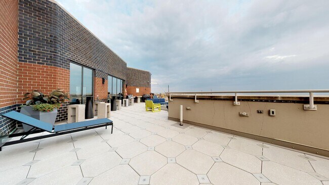 Building Photo - 3660 N Lake Shore Dr