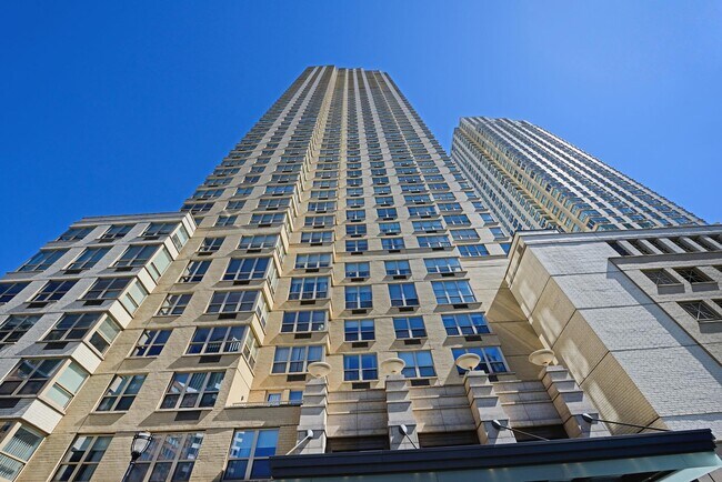 Building Photo - 88 Morgan St