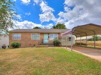 Building Photo - 1212 SE 19th Terrace