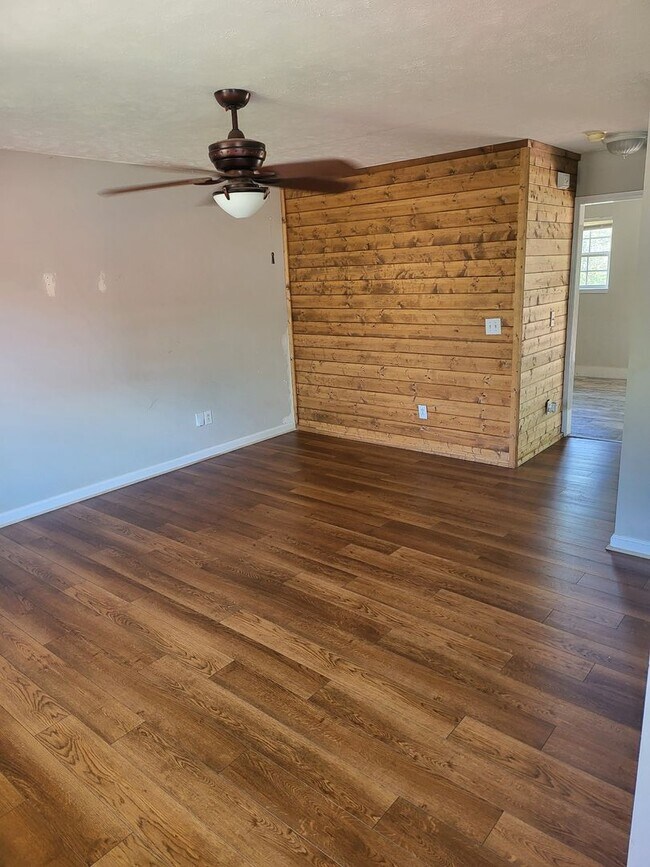 Building Photo - Nice 3 BR, 2.5 Ba with garage like new in Murfreesboro by Carter Realty Asvisors