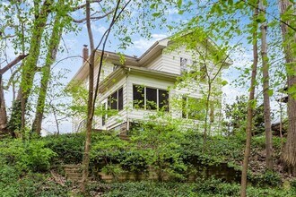 Building Photo - 2074 Iuka Ave