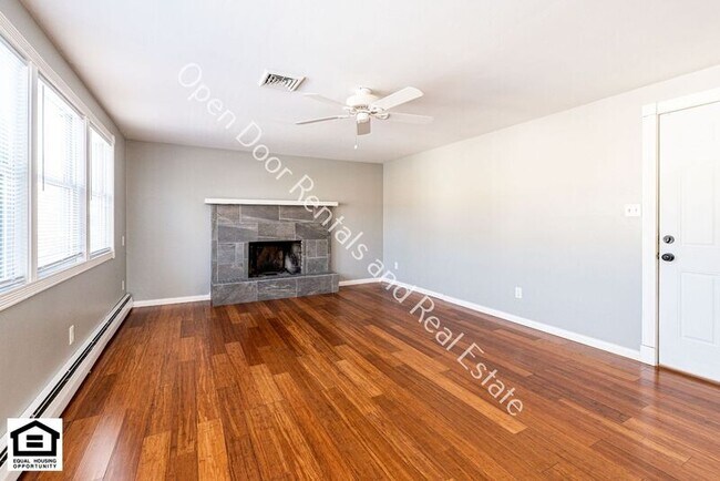 Building Photo - 1225 Clarion Dr