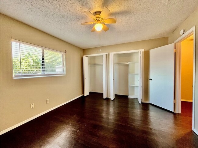 Building Photo - 3047 Olympia Dr