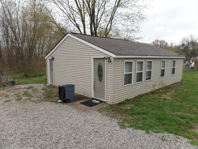Building Photo - One bedroom home,.Green Township, pet friendly