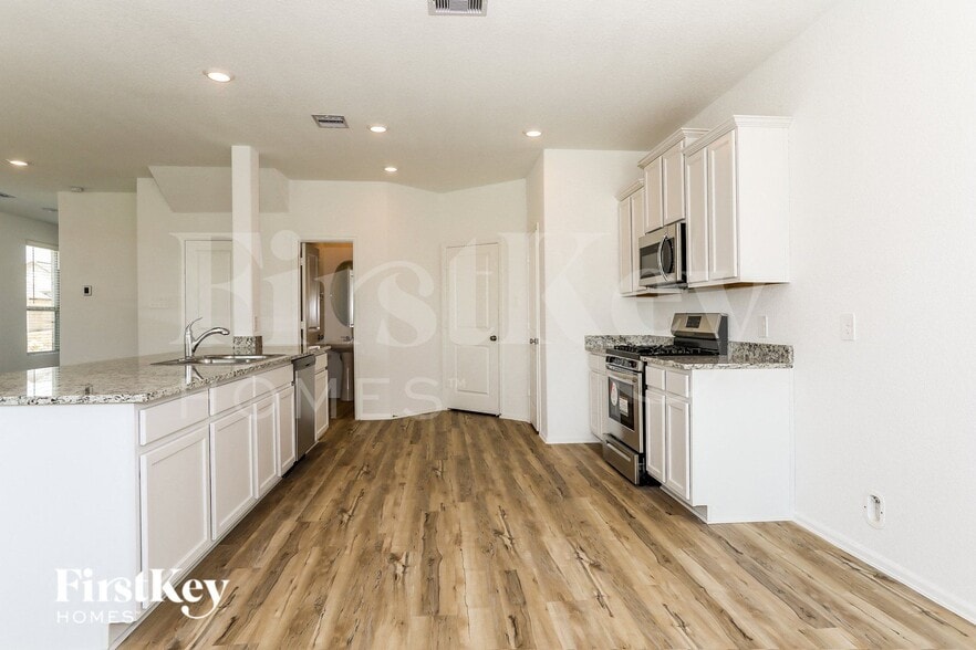 Building Photo - 23939 Steep Climb Dr