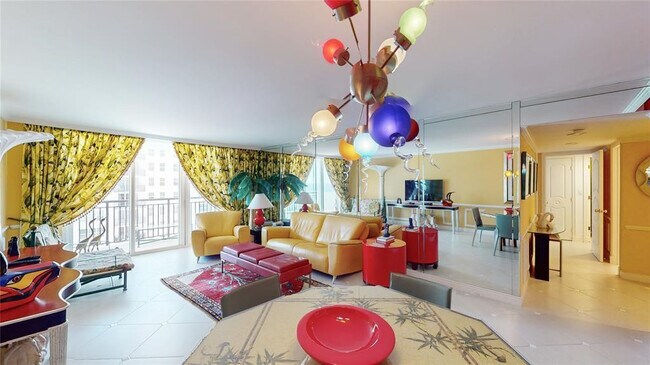 Building Photo - 1149 Hillsboro Mile