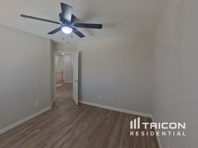 Building Photo - 72 Japonica Ave