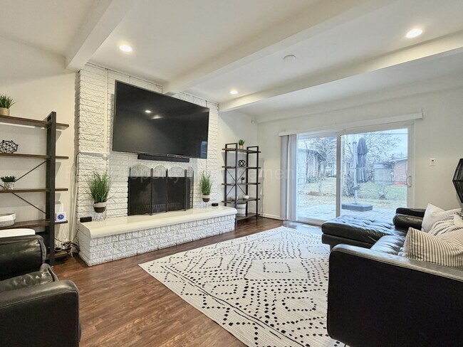 Building Photo - Spacious 4-Bedroom Colonial Minutes from Birmingham