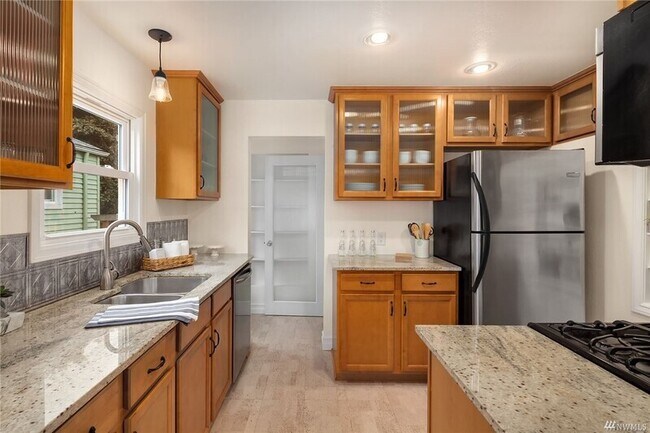 Building Photo - 655 NW 51st St