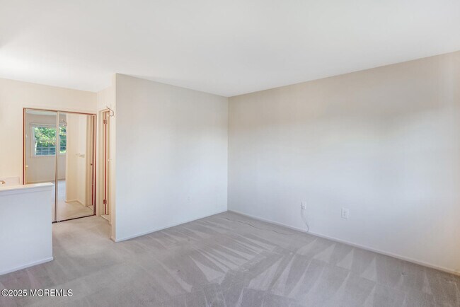 Building Photo - 405 Lexington Dr
