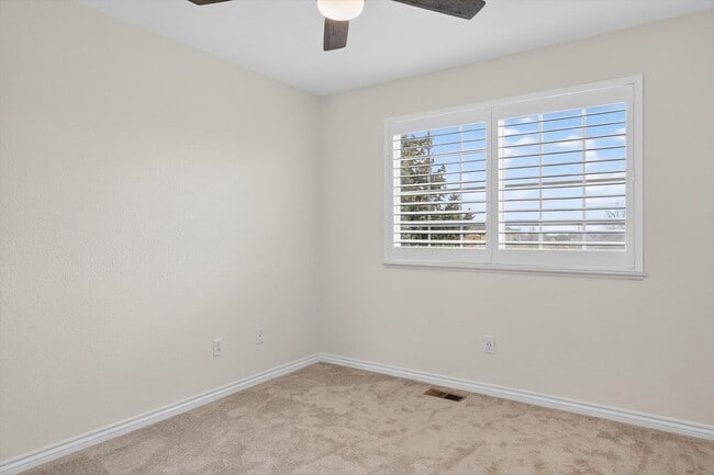 Building Photo - Stunning 5-BD 4-BA Outlook Home with Flatirons Views & Finished Basement