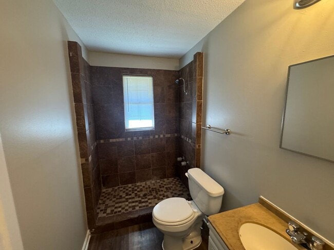 Building Photo - 4628 Windward Dr