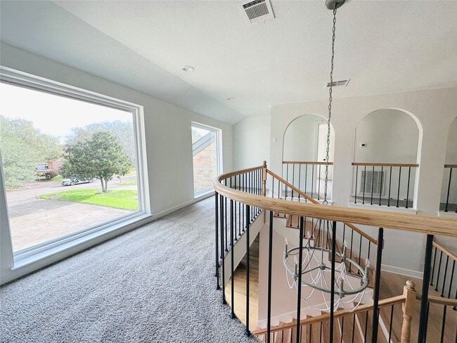 Building Photo - 3202 La Quinta Dr