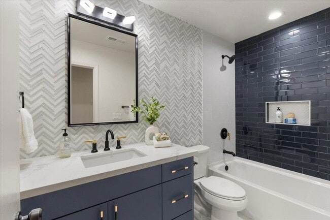 Building Photo - Renovated Single-Level 4BR Home with Modern Kitchen in La Costa – Carlsbad